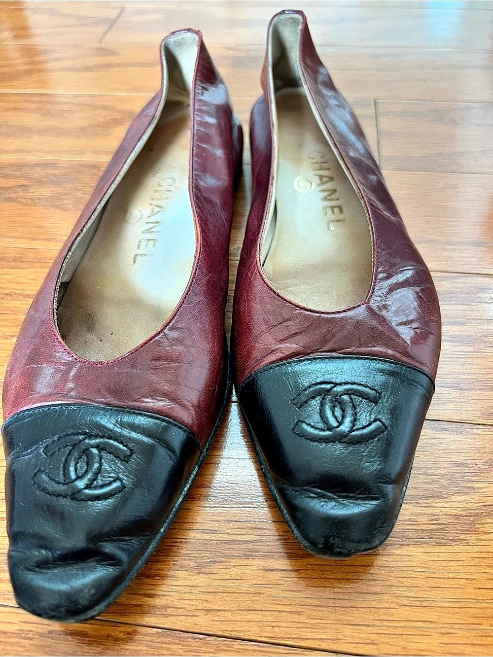 Vintage Chanel Cap-Toe CC Ballet Flats maroon & Black US 8